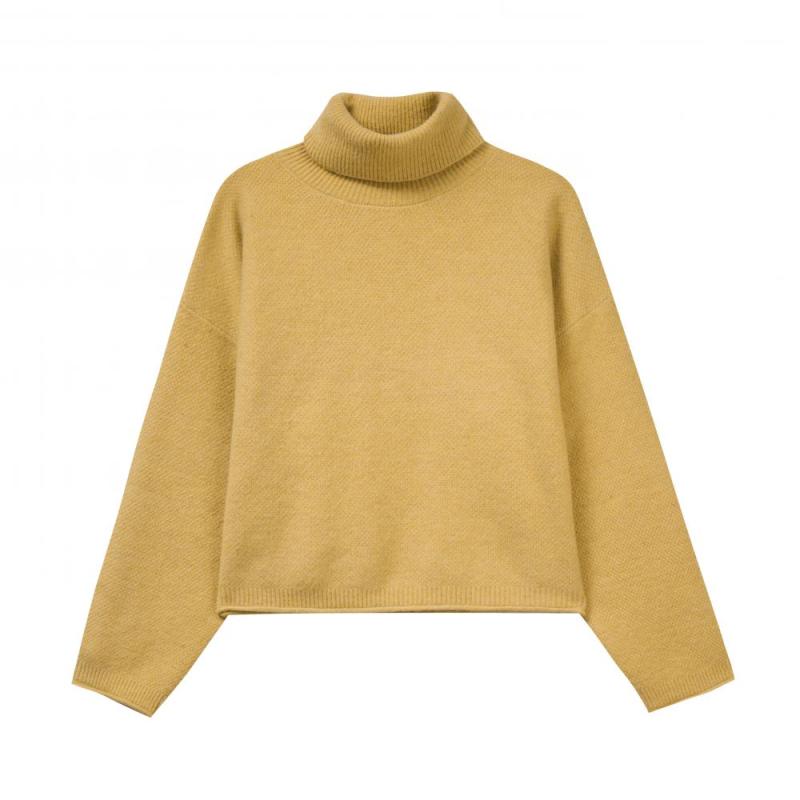 Long-sleeved Knit Top with Stand Collar