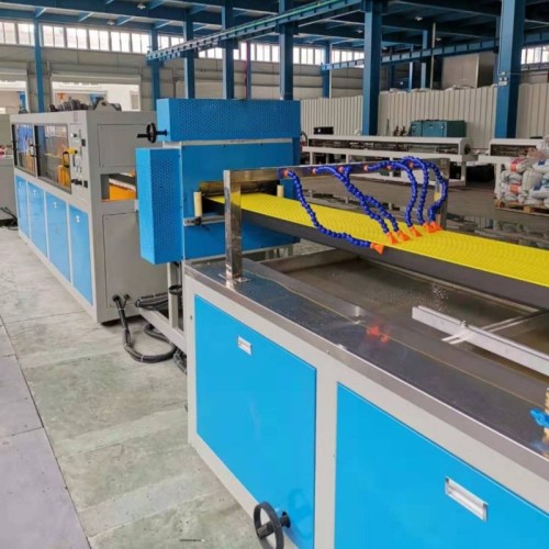 HDPE Plastic Extrusion Machine Equipment HDPE Silicone Core Sheet Extrusion Production Line Manufactory