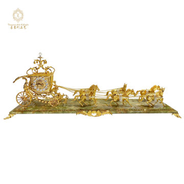 Custom Wholesale Natural Emerald Green Marble Horse Drawn Carriage Home Decor Brass Arts and Crafts