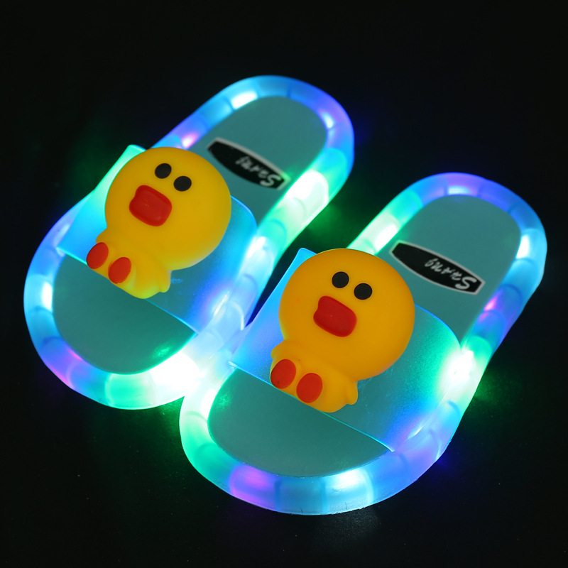 2020 Light Up Slippers Children LED Kids Slippers Baby Bathroom Sandals Kids Shoes for Girl Boys Flip Flops Toddler