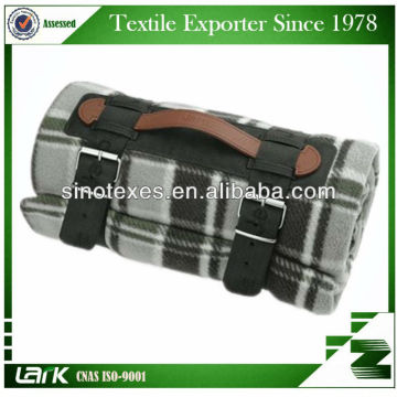 High quality 100% Polyester Brushed Fleece Blanket With Carrying bag, waterproof picnic rug