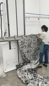 Yuyi 250 Keping Sehari Mesin Pemotong Langsir Menegak Automatik Sepenuhnya 1.2kw220V Waranti 1 Tahun