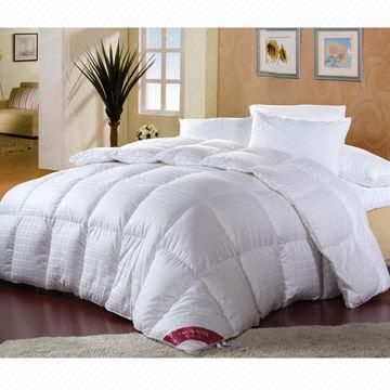Winter Warmer Comfortable Duck Down Quilt, Weighs 250 to 350gsm