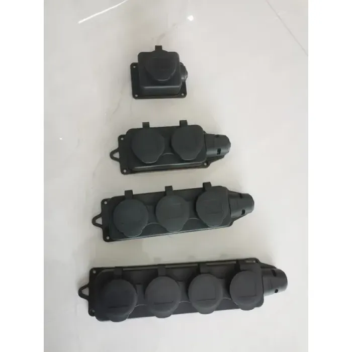 Soket Karet Tiga Arah dengan Desain Murah