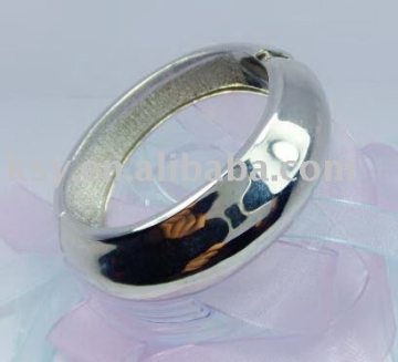 Fashion bracelet