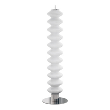 Luxe woonkamer verticaal lichtmodel met designer bank en suiker pompoenlamp