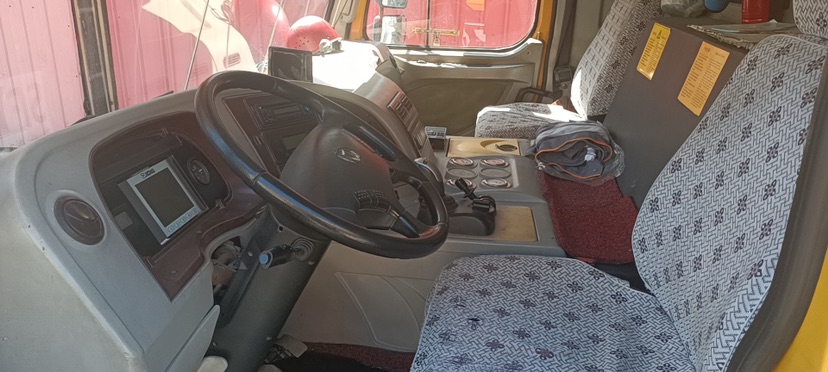 Comfortable steering wheel and driver's seat of used crane xca130l7_1 Comfortable steering wheel and driver's seat of used crane xca130l7_1