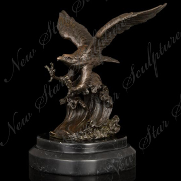 Copper Eagle Metal Sculpture for Home Decoration