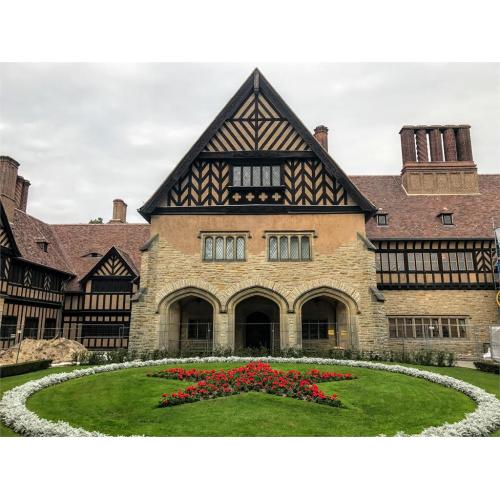 Greenutile Visual Display Roof Tiles: Cinematic Realism for Theme Park & Movie Set Materials