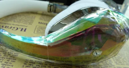 Diamond Tears monster headphones in Gold headsets