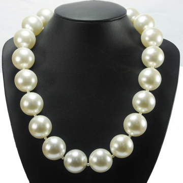 Wholesale Large Faux Pearl Necklaces