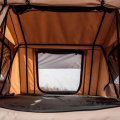 4x4 지붕 탑 차에서 도로 캠핑 텐트