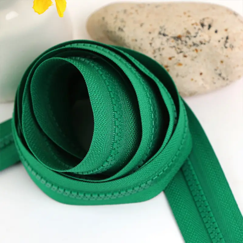 Long Chain Plastic Zipper Roll For Clothing