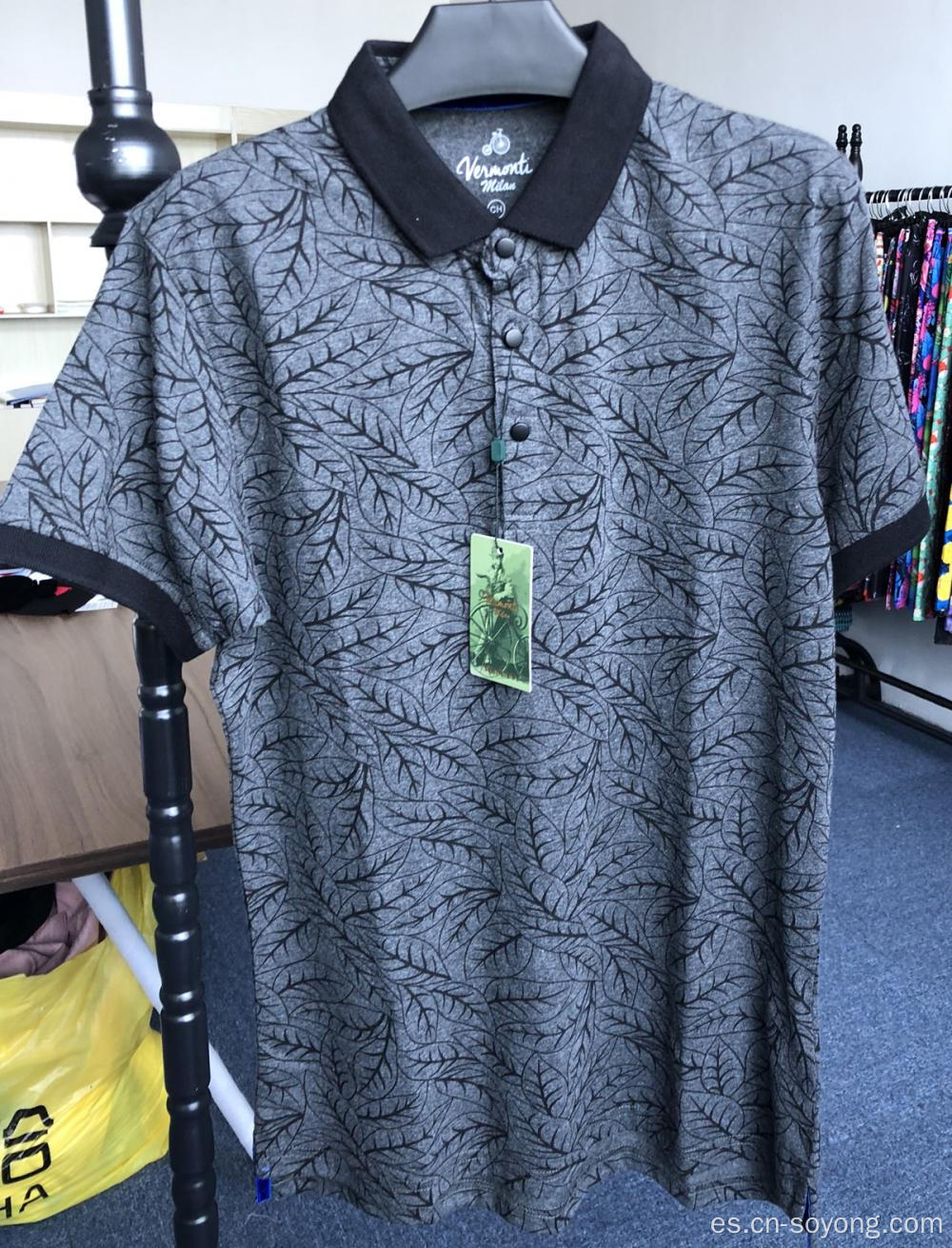 Polo de manga corta CVC con estampado de hojas para hombre