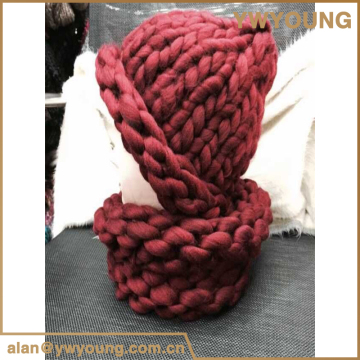 Woman' winter customized knitted hat scarf set