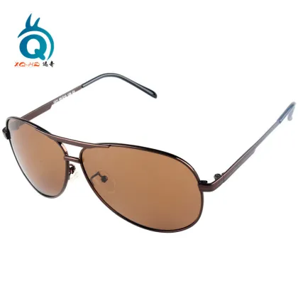 Metal frame aviator sunglasses model