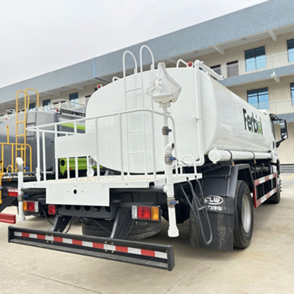 Efficient ISUZU 15CBM Water Sprinkler Truck for Agriculture