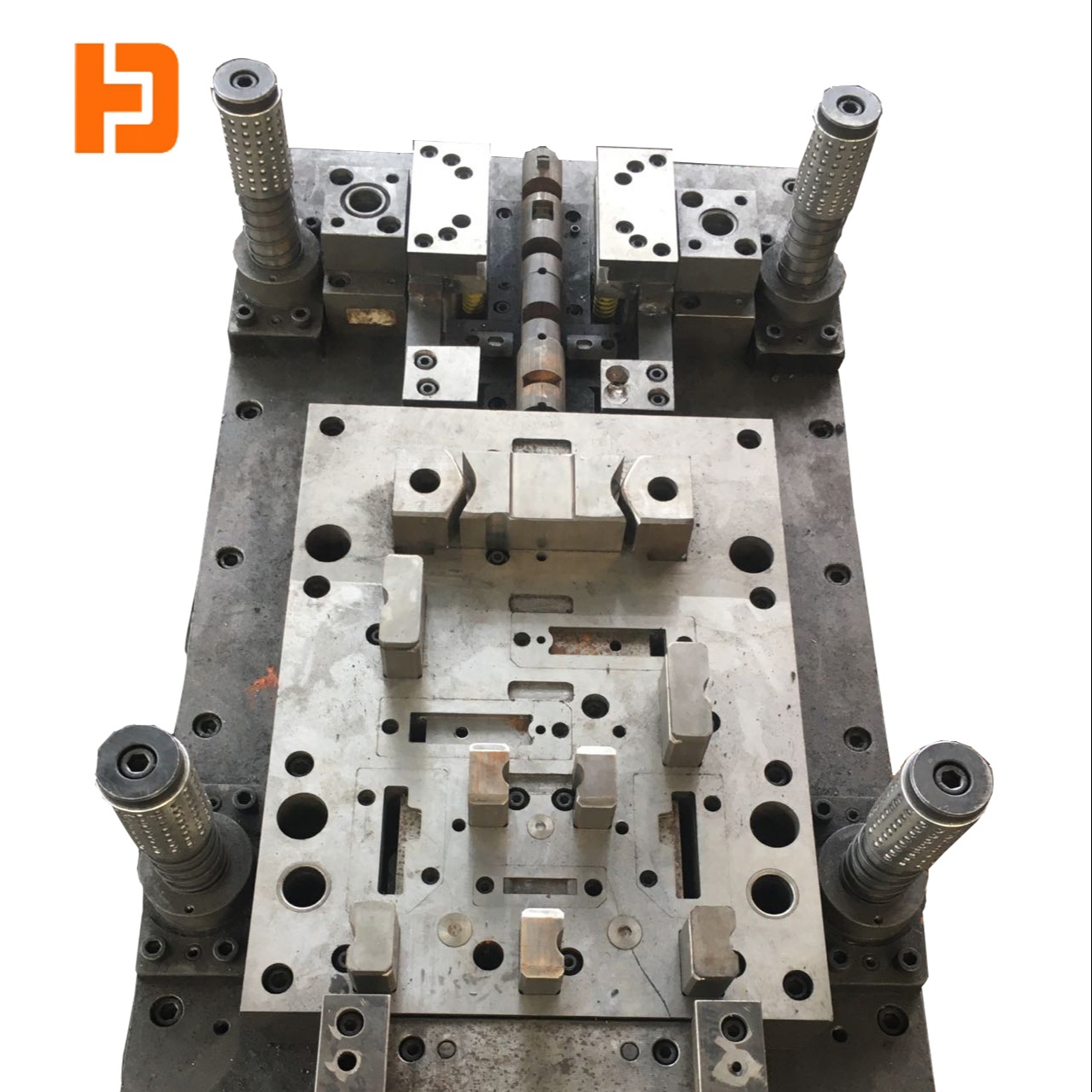 Auto parts mould6