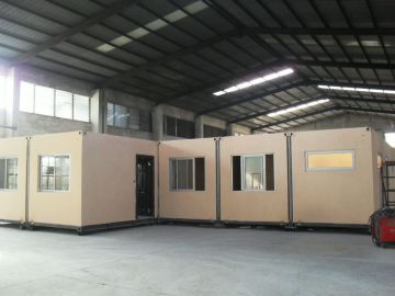 Au Standard Prefab Container Villa, One-piece Steel Frame Pvc / Aluminum Window