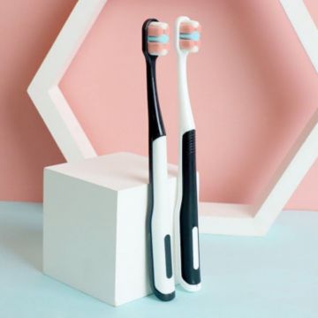 Installations de fabrication de brosses à dents manuelles
