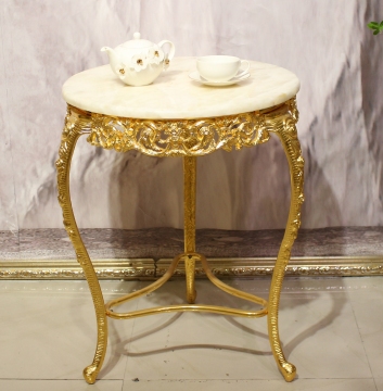 European Elegant Carved Tea Table