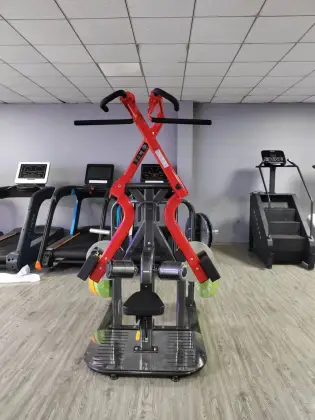 Factory Strength Gym Equipment: Plate Loaded Lat Pulldown & Cross Pull Back Machines