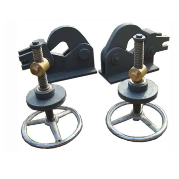 Anchor connector for marine windlass
