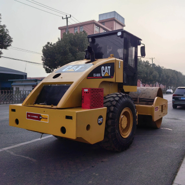 Compacteurs de routes de route de chenille d'occasion CS683 CS583 à vendre 2021