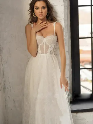 Modest Bohemian Lace Beach Wedding Dresses with Sweetheart Appliques for Boho Summer Bridals