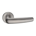 Tay cầm cửa rắn cổ điển đơn giản cho mục đích dân cư