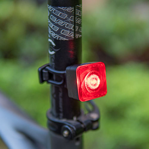 સ્માર્ટ રિચાર્જ વોટરપ્રૂફ સેફ્ટી ચેતવણી બાઇક ટાઈલલાઇટ શ્રેષ્ઠ સાયકલિંગ રીઅર લાઇટ ટર્ન સિગ્નલ એલઇડી પૂંછડી લાઇટ