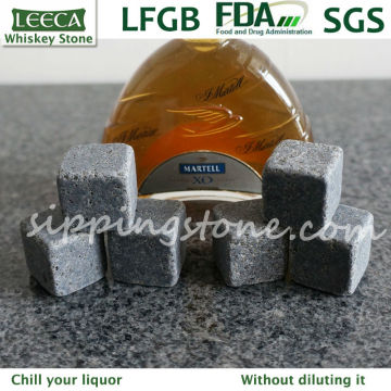 Pietra cubo di ghiaccio whisky nero | cubi di whisky
