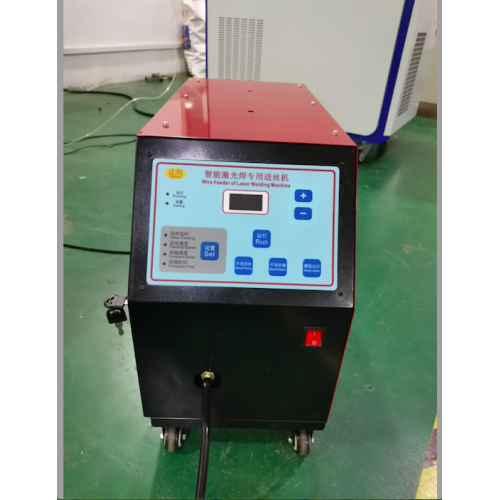 Welding robot wire feeder