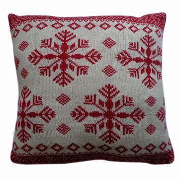 Knitted pillow, made of 100% acrylic