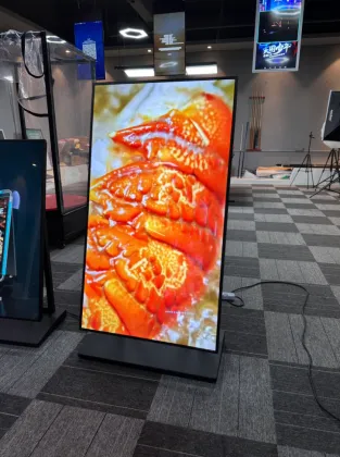 4K Floor Standing Digital Signage Totem for Malls