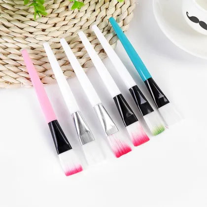 Cheapest Beauty Tools: Plastic Handle Makeup Brushes & Facial Masks