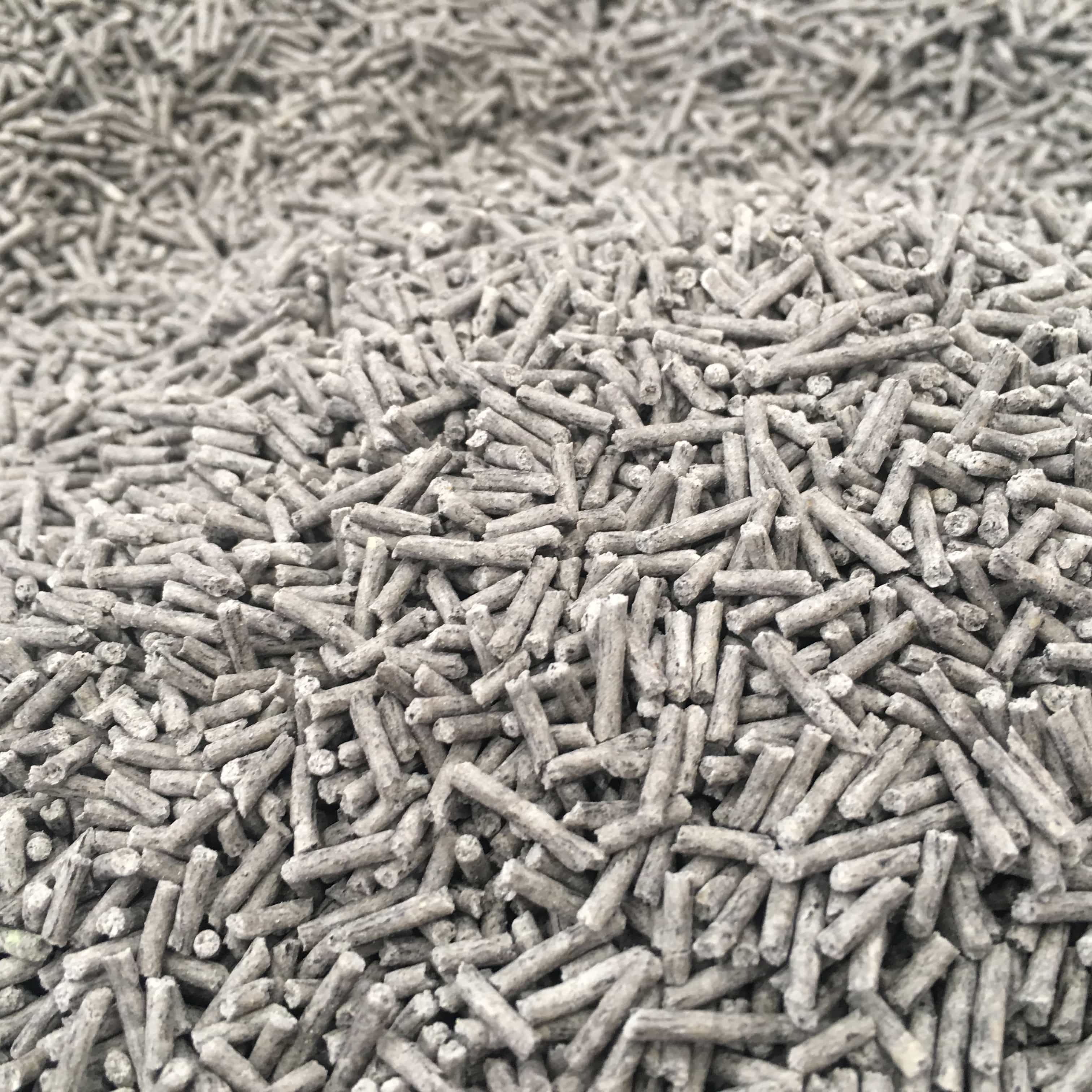 Activated carbon cat litter