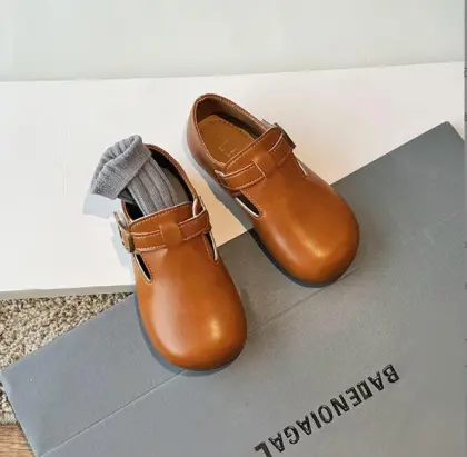 New Retro Girls' Soft-Soled Beanie Shoes & Boys' Single PU Leather Slip-On Shoes