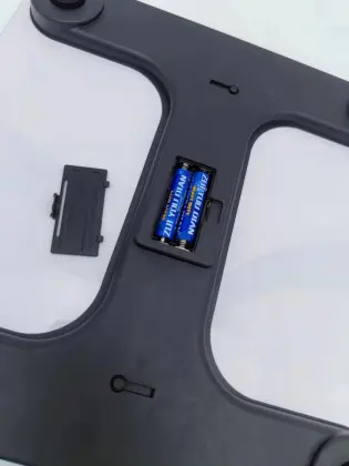 HOUSEHOLD electronic body weight scale