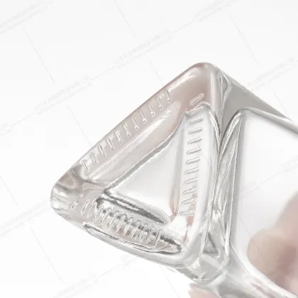 tPersonalized riangular glass aromatherapy bottle