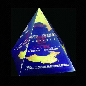 Pyramid Paperweight with Embedment and Existing Molding, Various Designs are Available