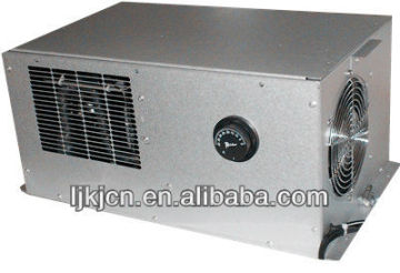 Top mounted cabinet air conditioner for vending machine