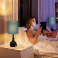 Moderne Schlafzimmertischlampe mit Ziehschalter