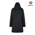 Parka de chuva com capuz impermeável e totalmente gravada de comprimento médio