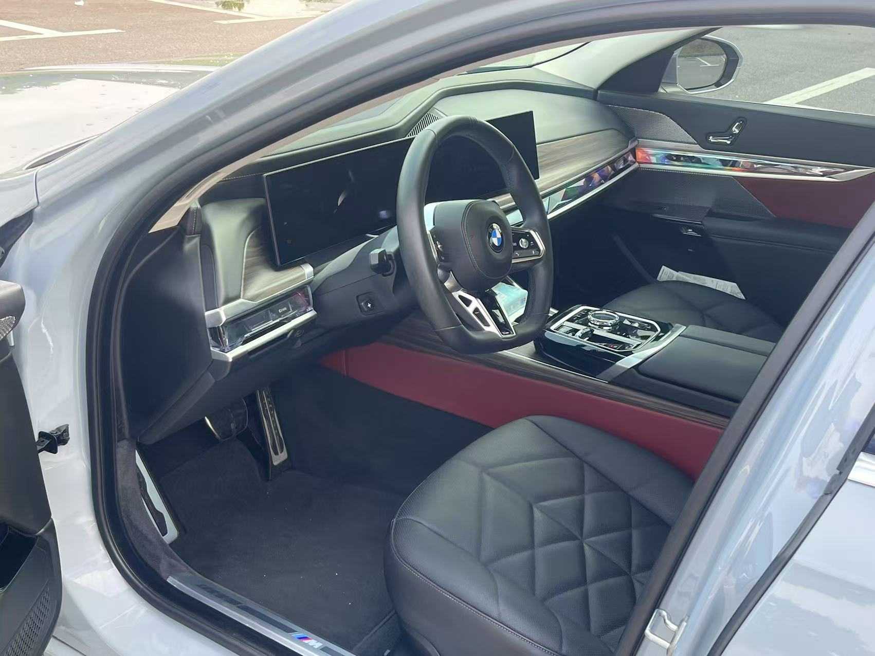 7 Series M Sport Package