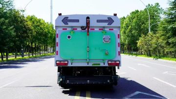High Efficiency Vacuum Road Sweeper for Urban Cleaning