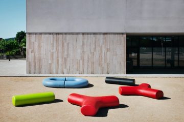 Moderna sedia da esterno a triangolo minimalista
