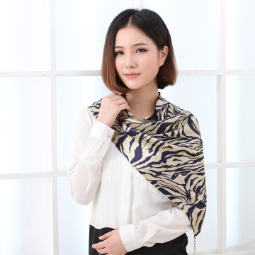 Poly Printed Triangle Scarf (12-BR280320-1.3)