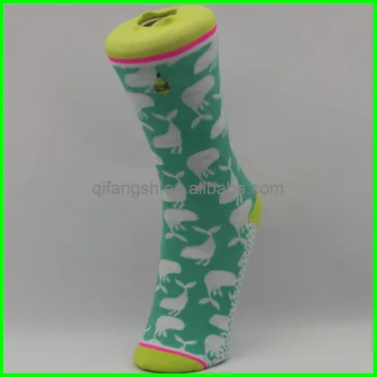 Custom pattern jacquard knitted oem women socks