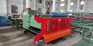 Double spindle stirring extruder